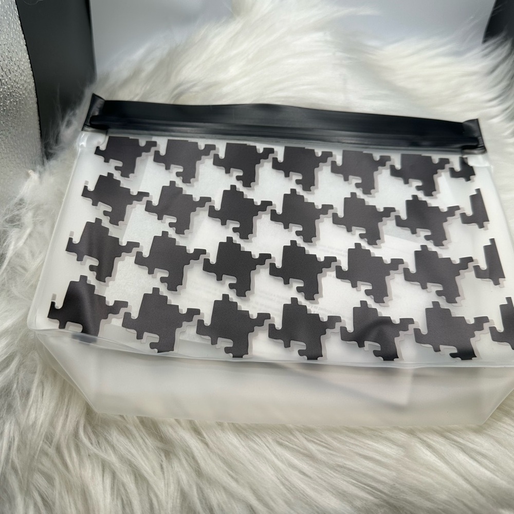💙3/$20 Thirty-one Stylish Black and White Storage Pouch